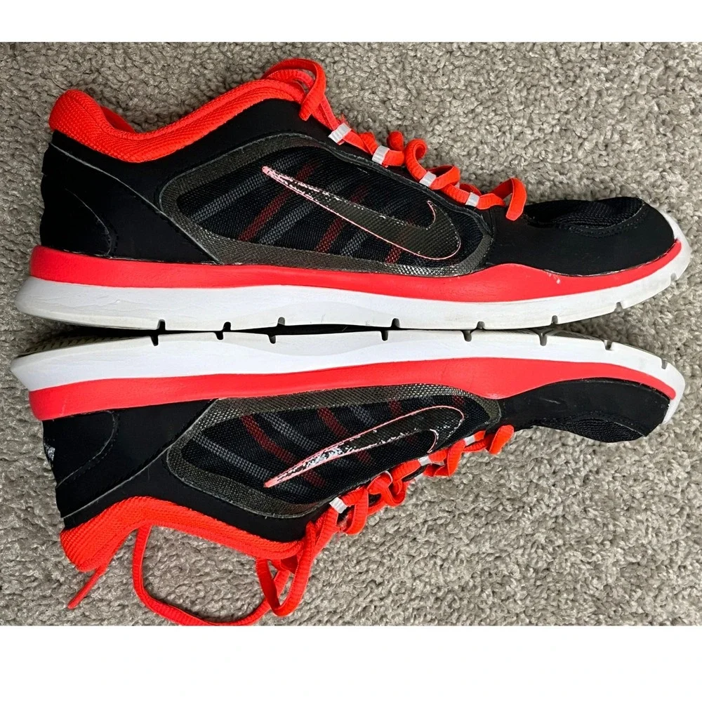 Nike In-Season TR 3 Womens Training Shoes Black Red 643083-002 Size 8